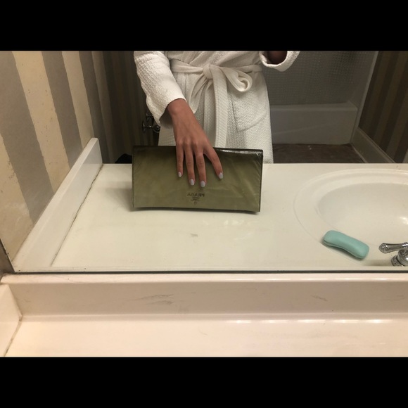VINTAGE PRADA PATENT CLUTCH - Picture 4 of 6